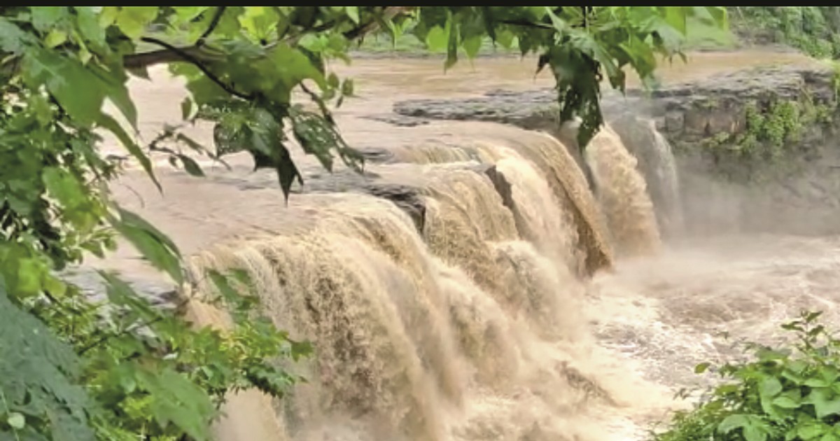 Rain leaves rivers in spate, 56 roads closed across Guj